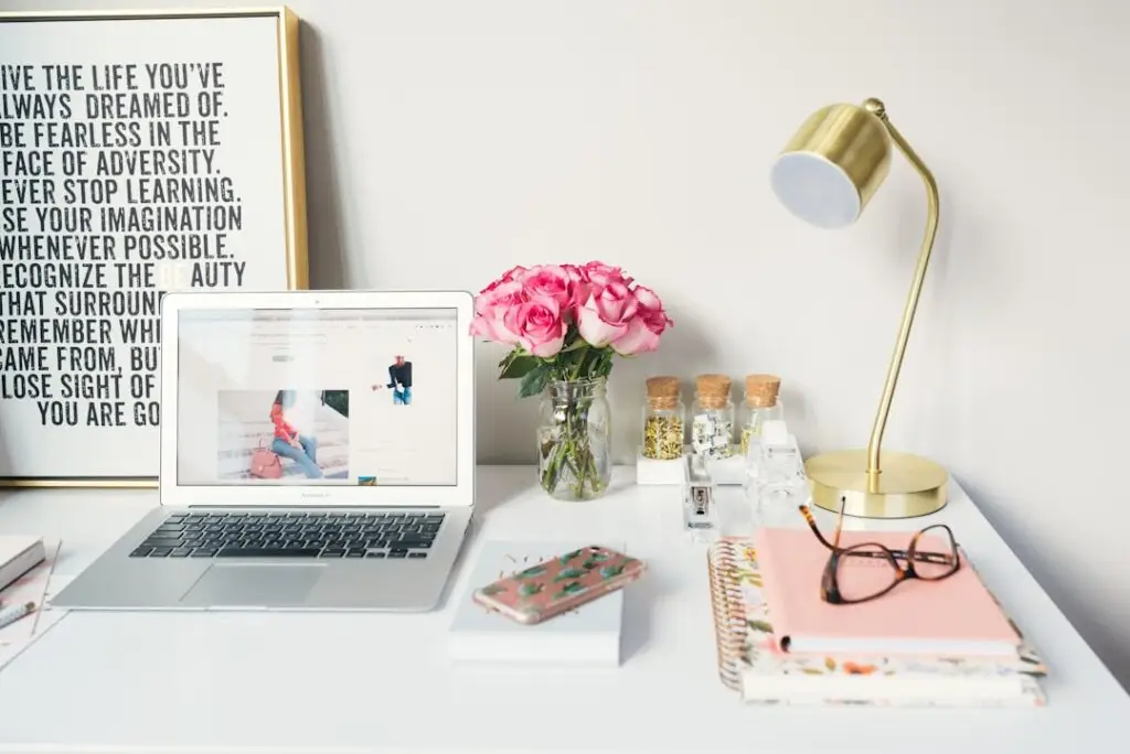 Photo computer, calculator, invoices, receipts, freelancer, accountant