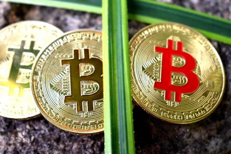Photo "Cryptocurrencies: What You Need to Know"