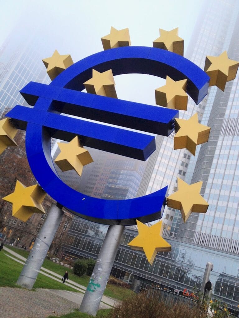 Photo "Merger, acquisition, consolidation: what strategies for European banks?"