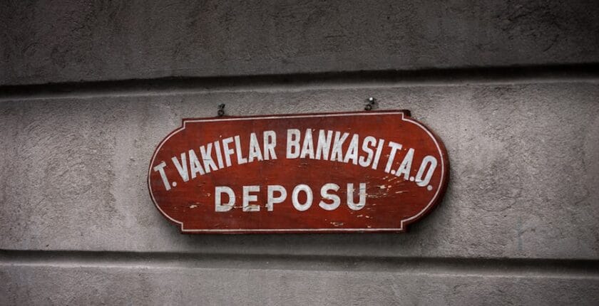 Photo "Banks and positive impact valuation strategy"