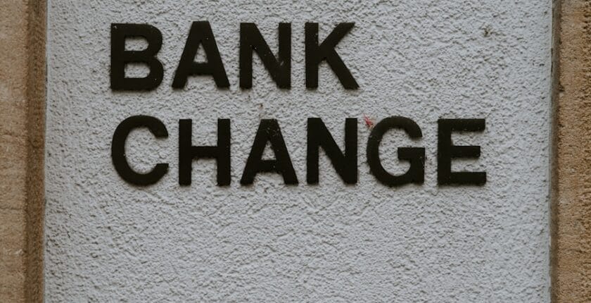 Photo "Banks and Silent Transformation: What Weak Signals Reveal"