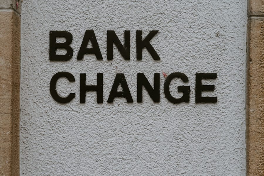 Photo "Banks and Silent Transformation: What Weak Signals Reveal"