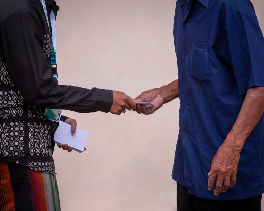 Photo Merger handshake