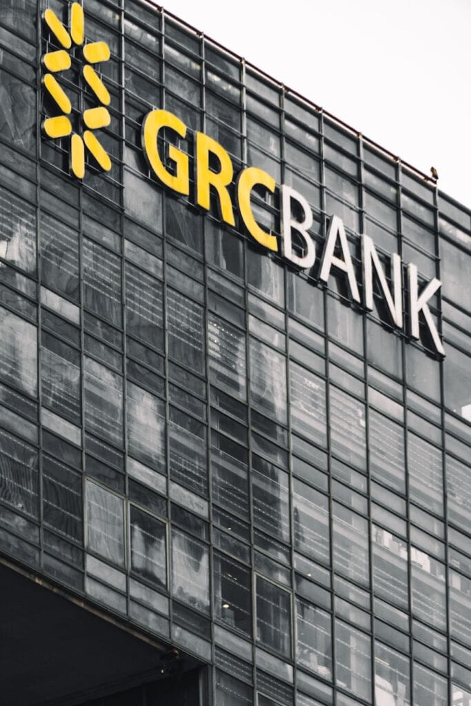 Photo "Bank of tomorrow: how to rethink its model in the face of digital challenges"