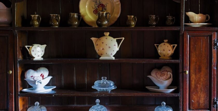 Photo Wooden cabinet