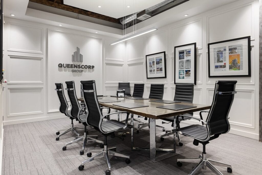 Photo Digital strategy boardroom