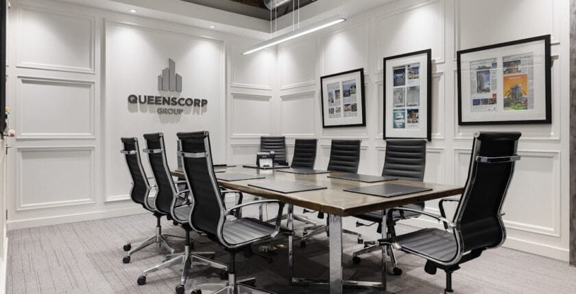 Photo Digital strategy boardroom