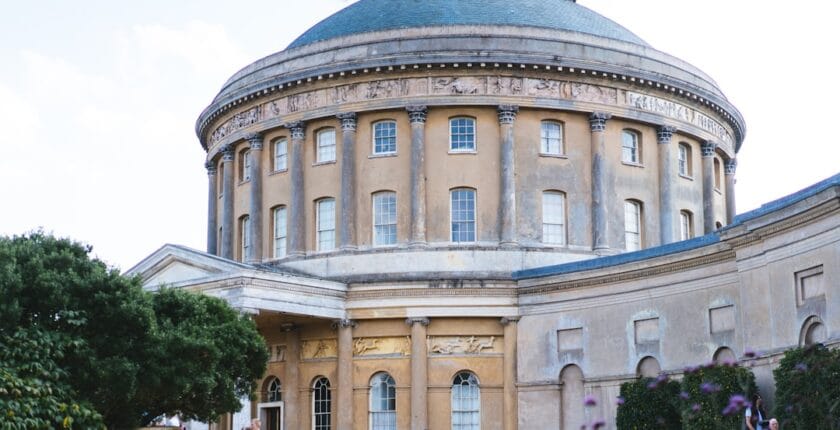 Photo Trust Building