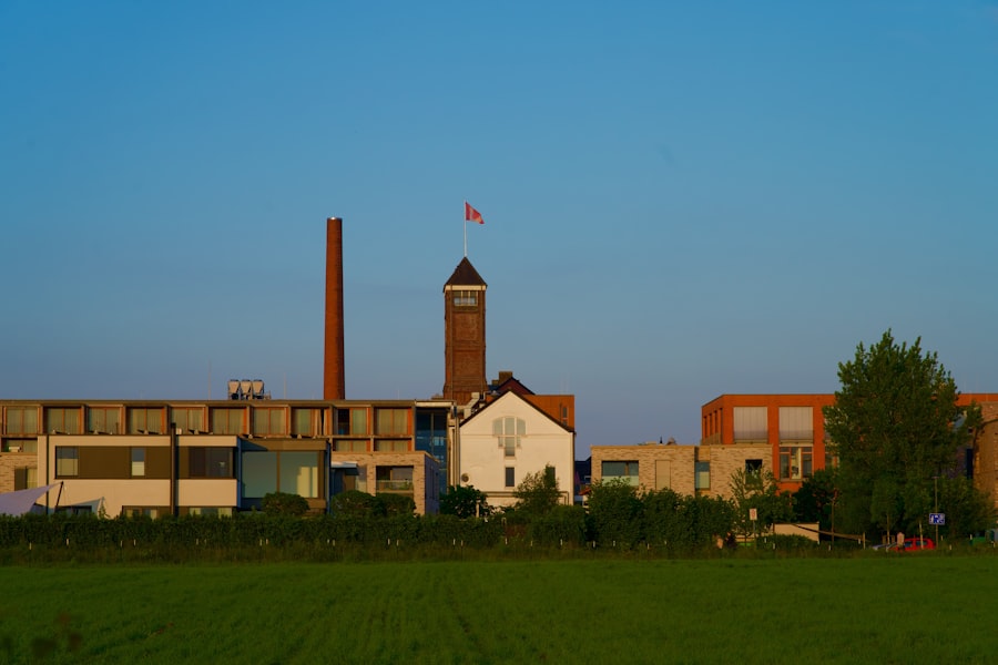 industrialiser