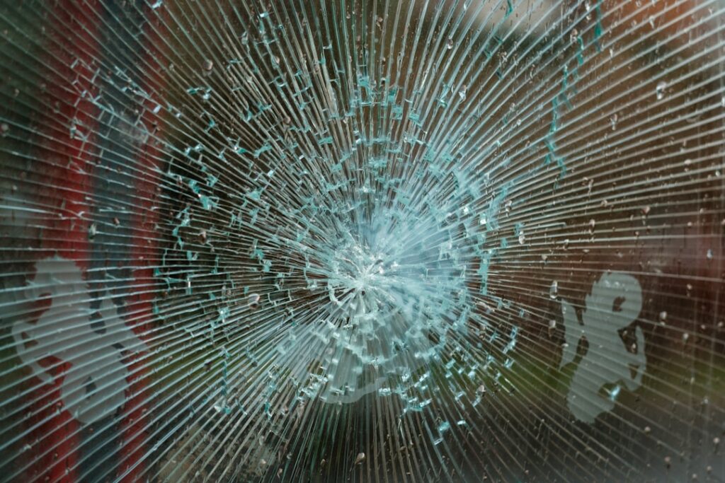 Photo glass breakage