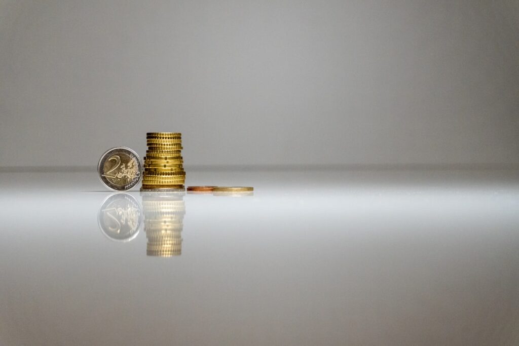Photo KYC and AML in insurance: filtering clients and indemnifications on a scale
