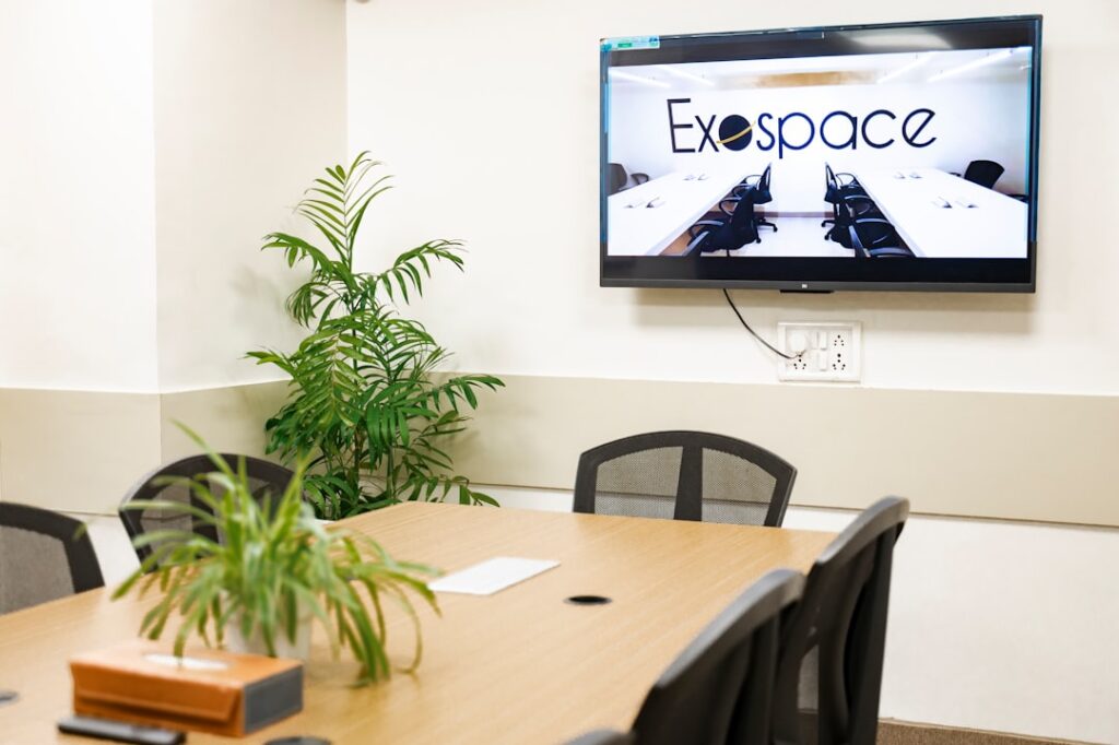 Photo experts management