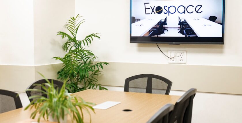 Photo experts management