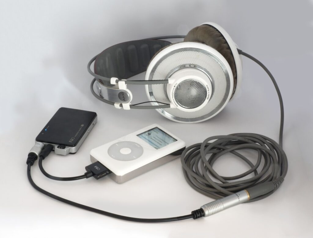 Photo customer listening devices