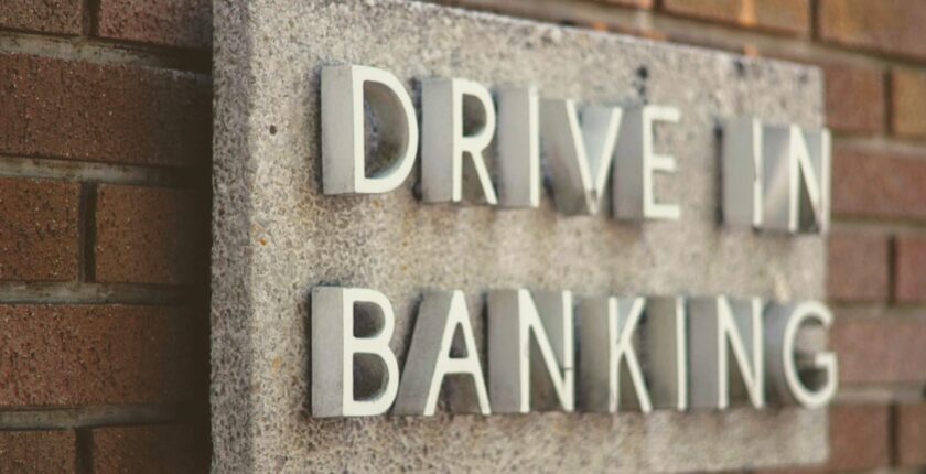 Photo Bank & decision-making: towards enhanced insights
