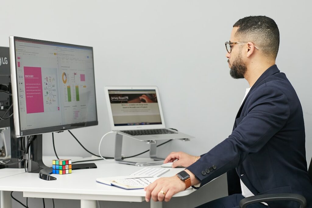 Photo Assurance & relation courtier digitalisée