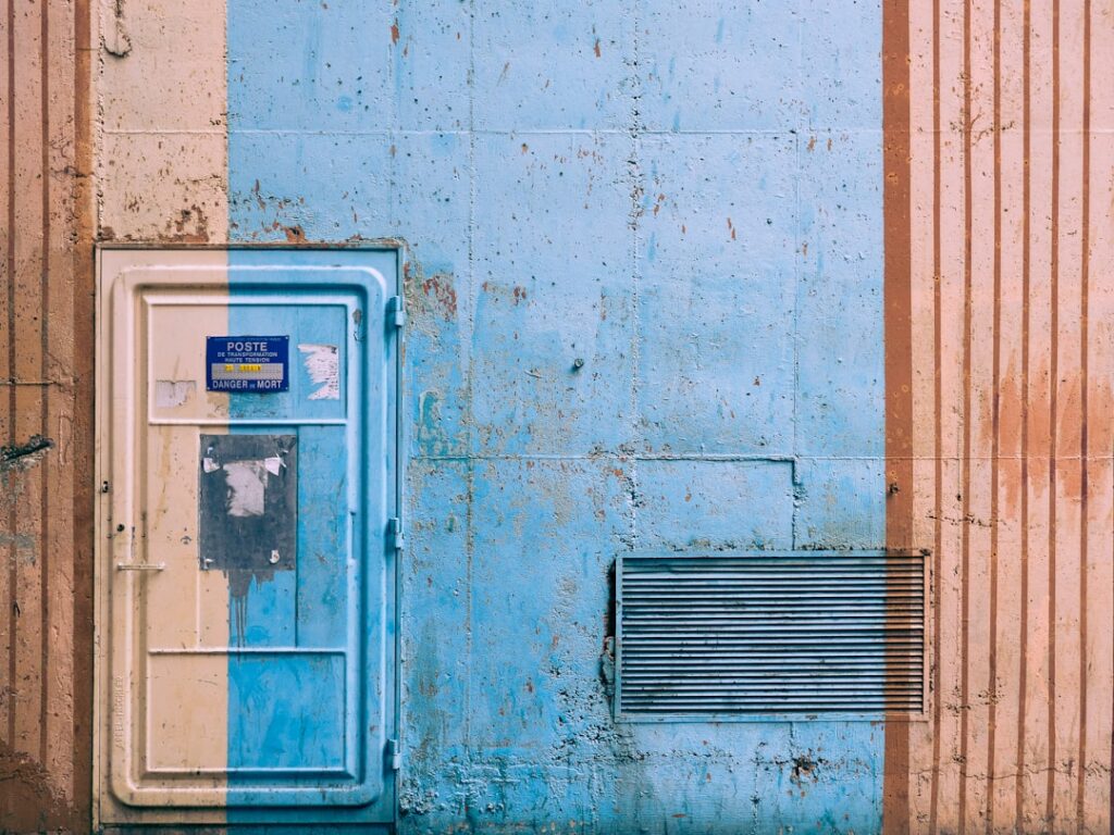 Photo Bank and digital identity: challenges and solutions